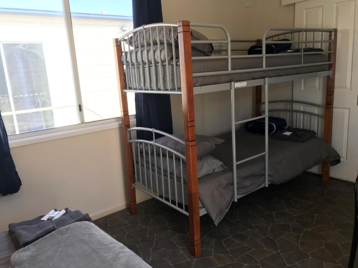 Australian Hotel Winton Budget Hotel Accommodation Exterior photo