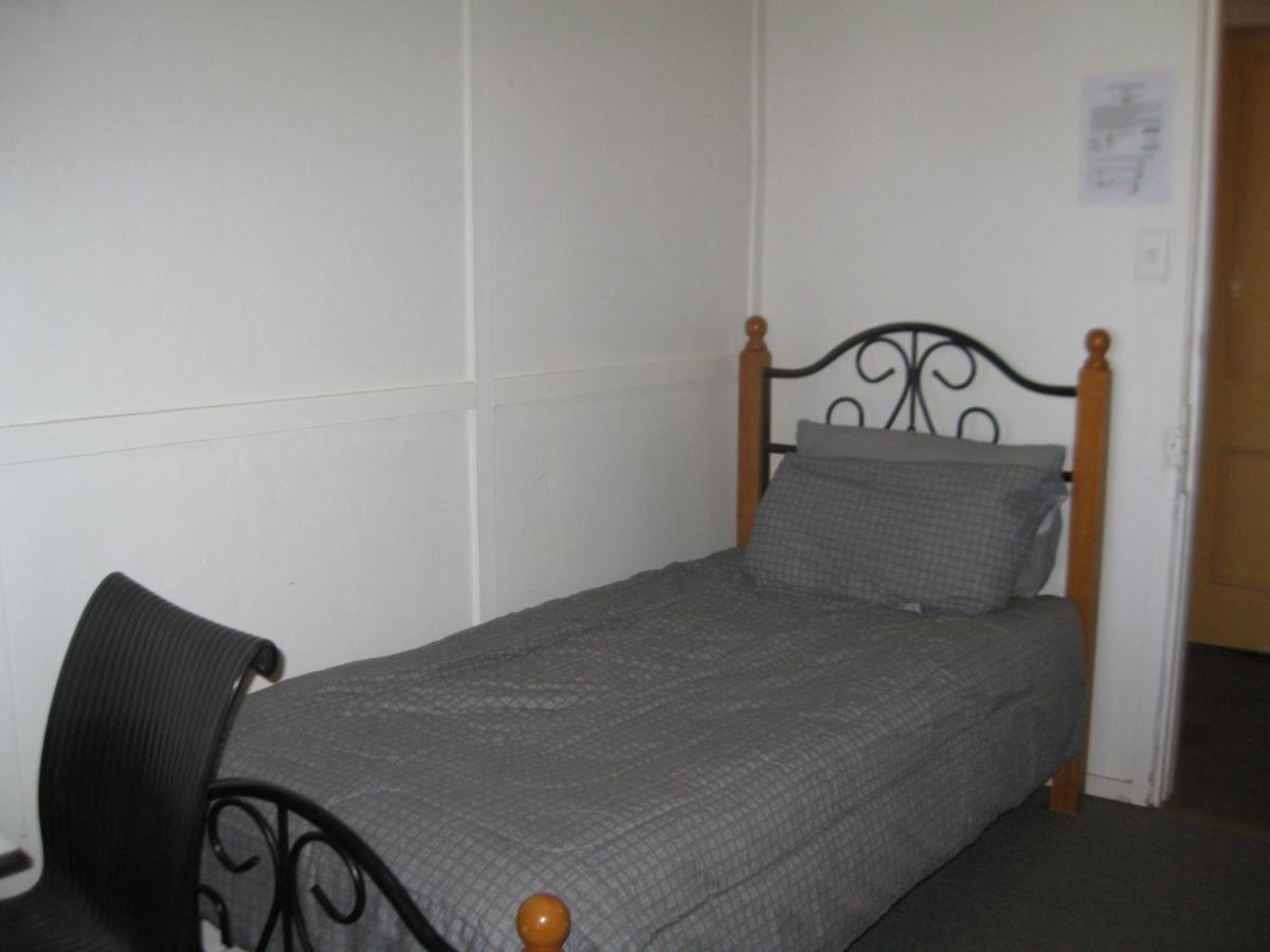 Australian Hotel Winton Budget Hotel Accommodation Exterior photo