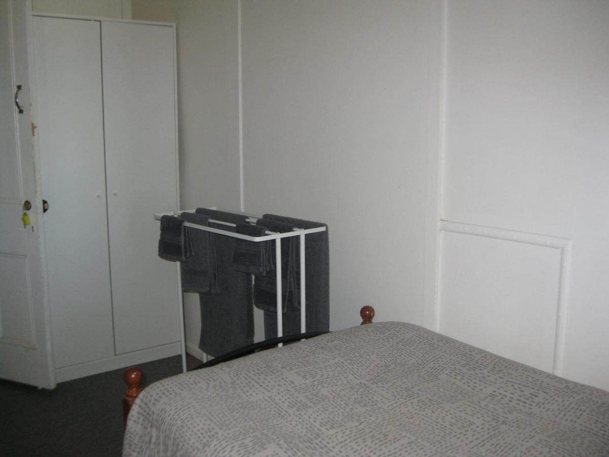 Australian Hotel Winton Budget Hotel Accommodation Exterior photo